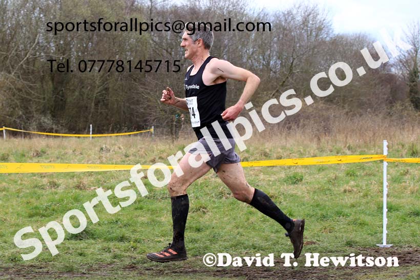 Men 35 to 60 in the 2023 BMAF Cross Country Champs., Wallsend. Photo: David T. Hewitson/Sports for All Pics